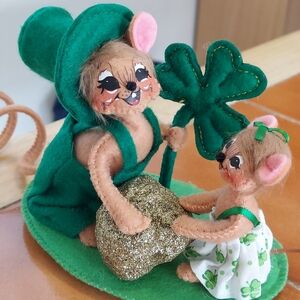 Annalee Gold Nugget Couple Dolls